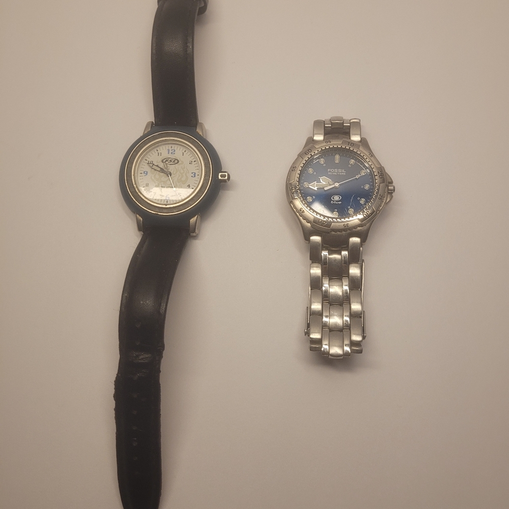 two Fossil watches silver tone blue dial, black white dial